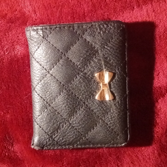 Icing Handbags - Black icing wallet